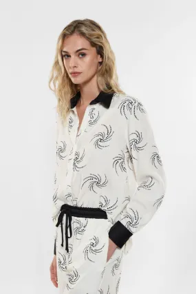 Camicia fantasia astratta con orli a contrasto