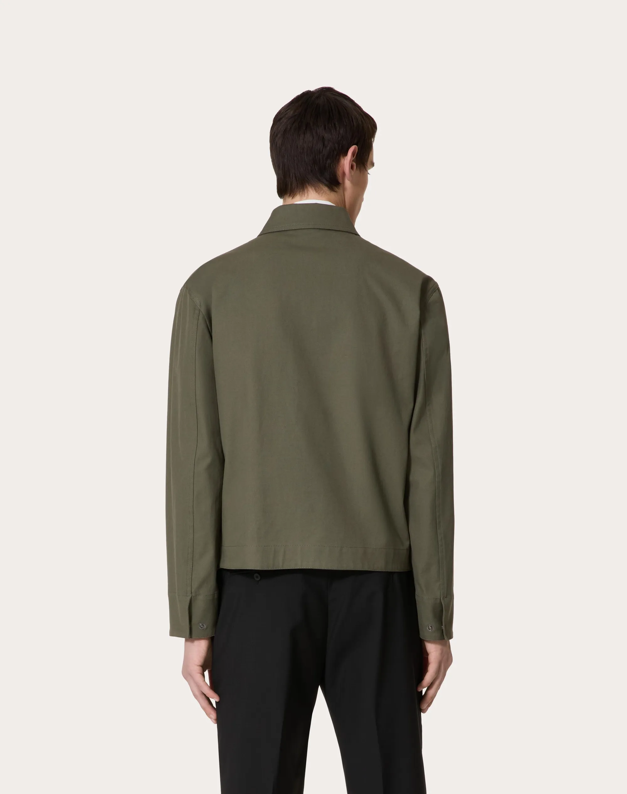 GIACCA IN CANVAS DI COTONE STRETCH CON V DETAIL METALLICA