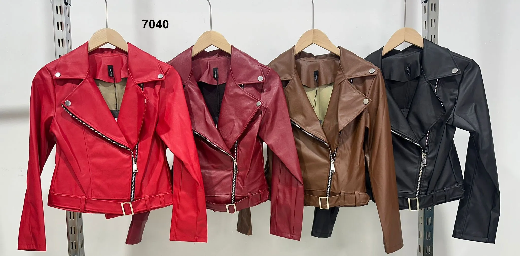 Giubbotto Chiodo in eco Pelle Corto Fibie e Cintura Giubbino Donna Casual Fashion in 4 Colori - 7040