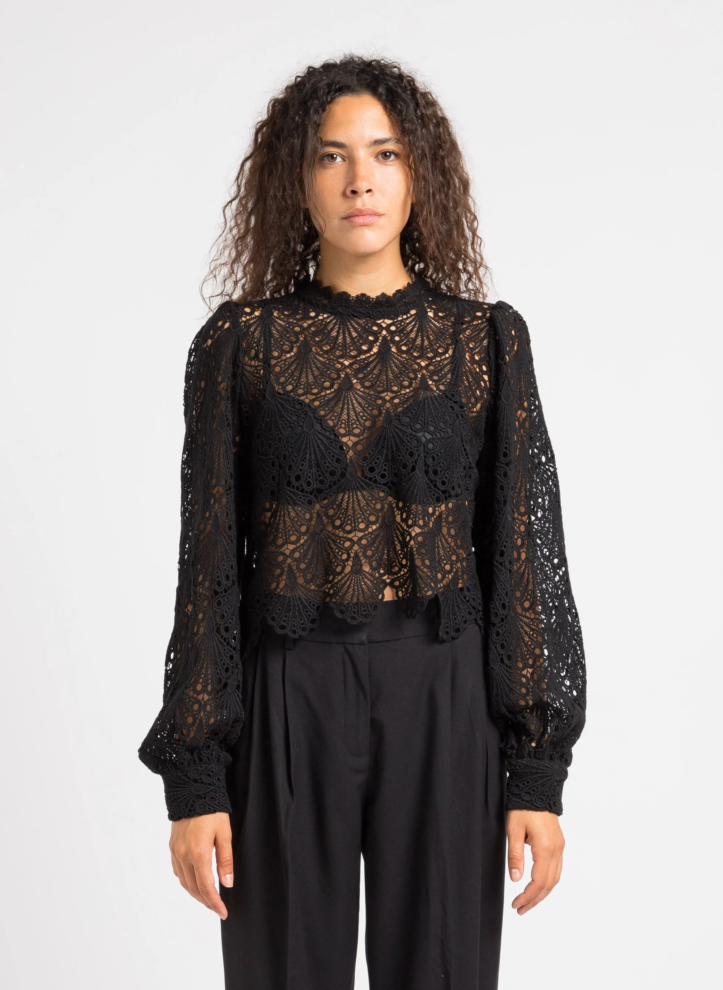  VILA   MINJA - Top a collo alto con pizzo in cotone | Nero